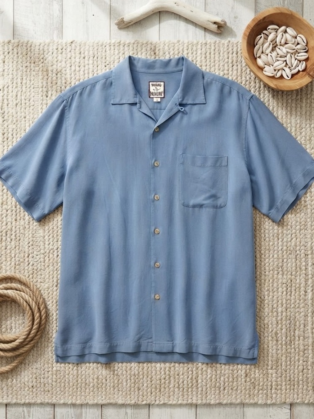 TOMMY BAHAMA 100% Silk Blue Hawaiian Resort Camp Collar Shirt